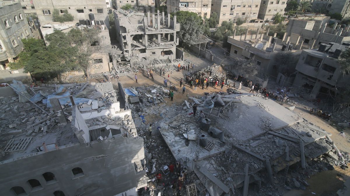Izrael podnikl rozsáhlé nálety na Gazu, útočil i na cíle Hizballáhu